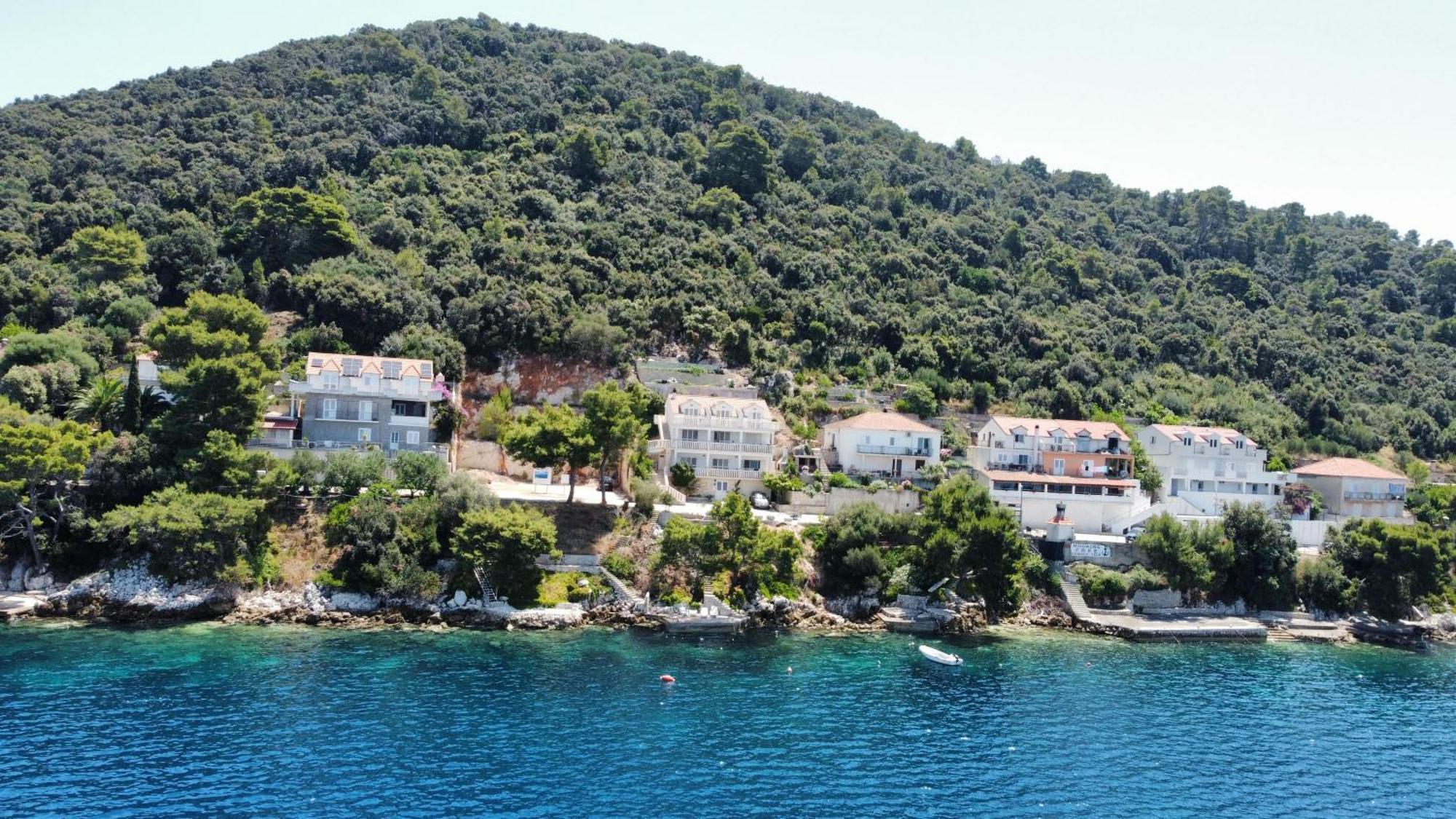 Terrace Studios With Panoramic Seaview Uble Kültér fotó
